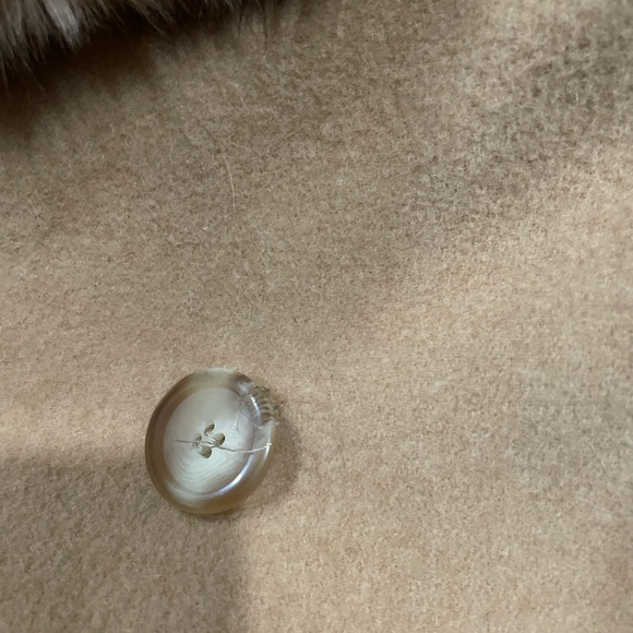 Our camel hair Nordstrom Gallery Fur Coat size 8 - Picture 5 of 9